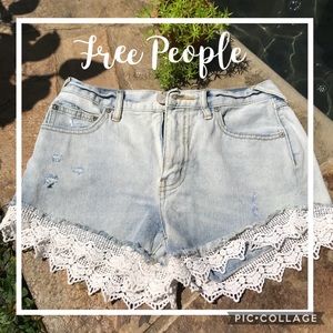 Free People Distressed Light Denim Shorts SZ 24